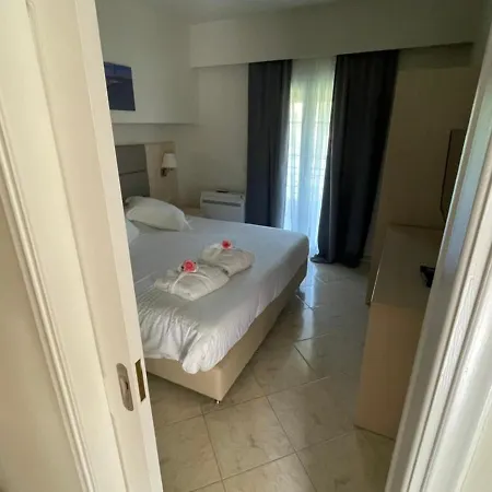 Angelika House 2 *