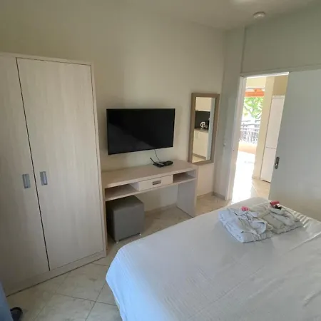 Angelika House 2 Apartamento Marathias